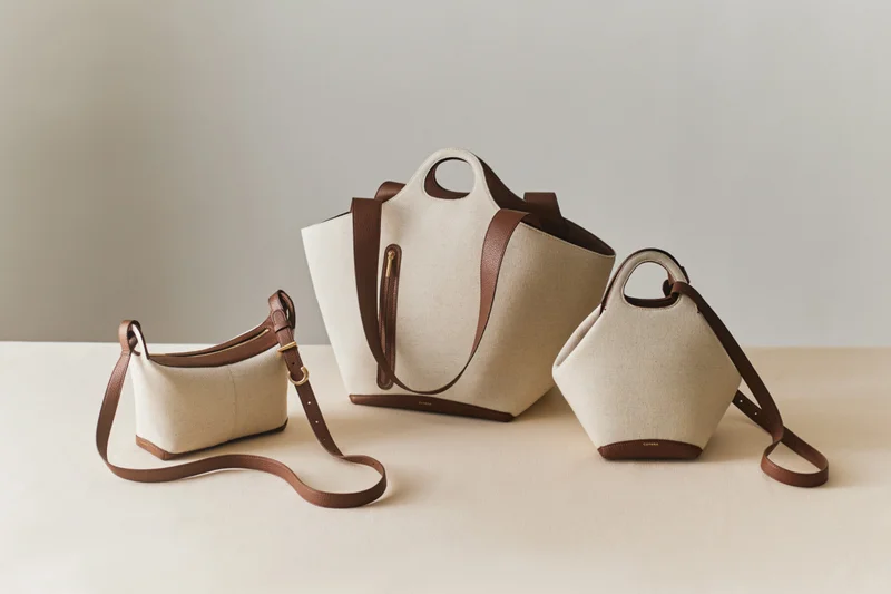 The Paloma Family in Linen