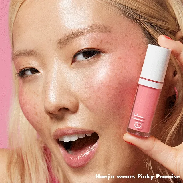 Models wearing Camo Liquid Blush