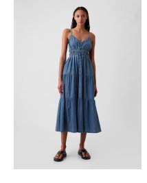 Display images to show real-time content