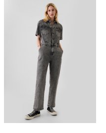 Display images to show real-time content