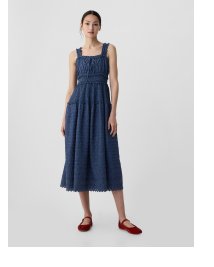 Display images to show real-time content