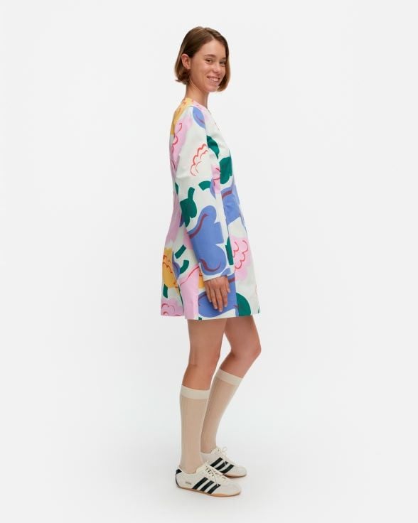 Iloinen Kukasta Kukkaan Dress