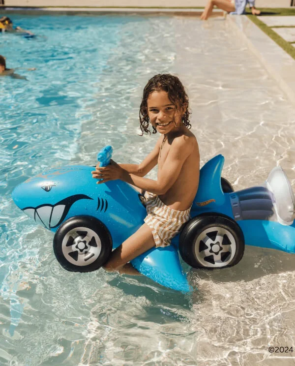 FUNBOY x Hot Wheels Kids Sharkruiser ™ Float w/ Water Squirter