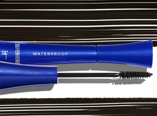 SUPERHERO VOLUMIZING WATERPROOF MASCARA