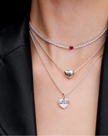Model wears Pandora jewelry Model wears Pandora jewelry