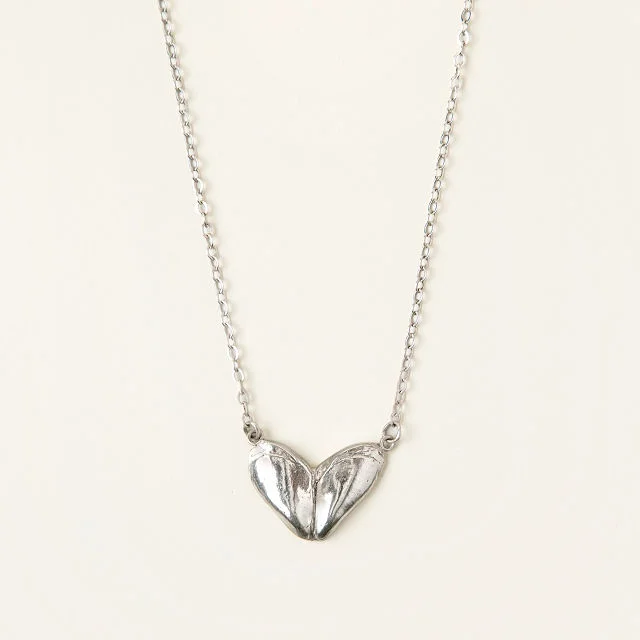 Open Your Heart Mussel Necklace