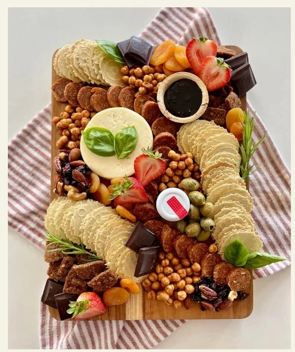 Platterful: A Charcuterie Experience