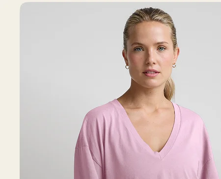 Oversized V-neck Cotton Tee in Orchid Blossom
