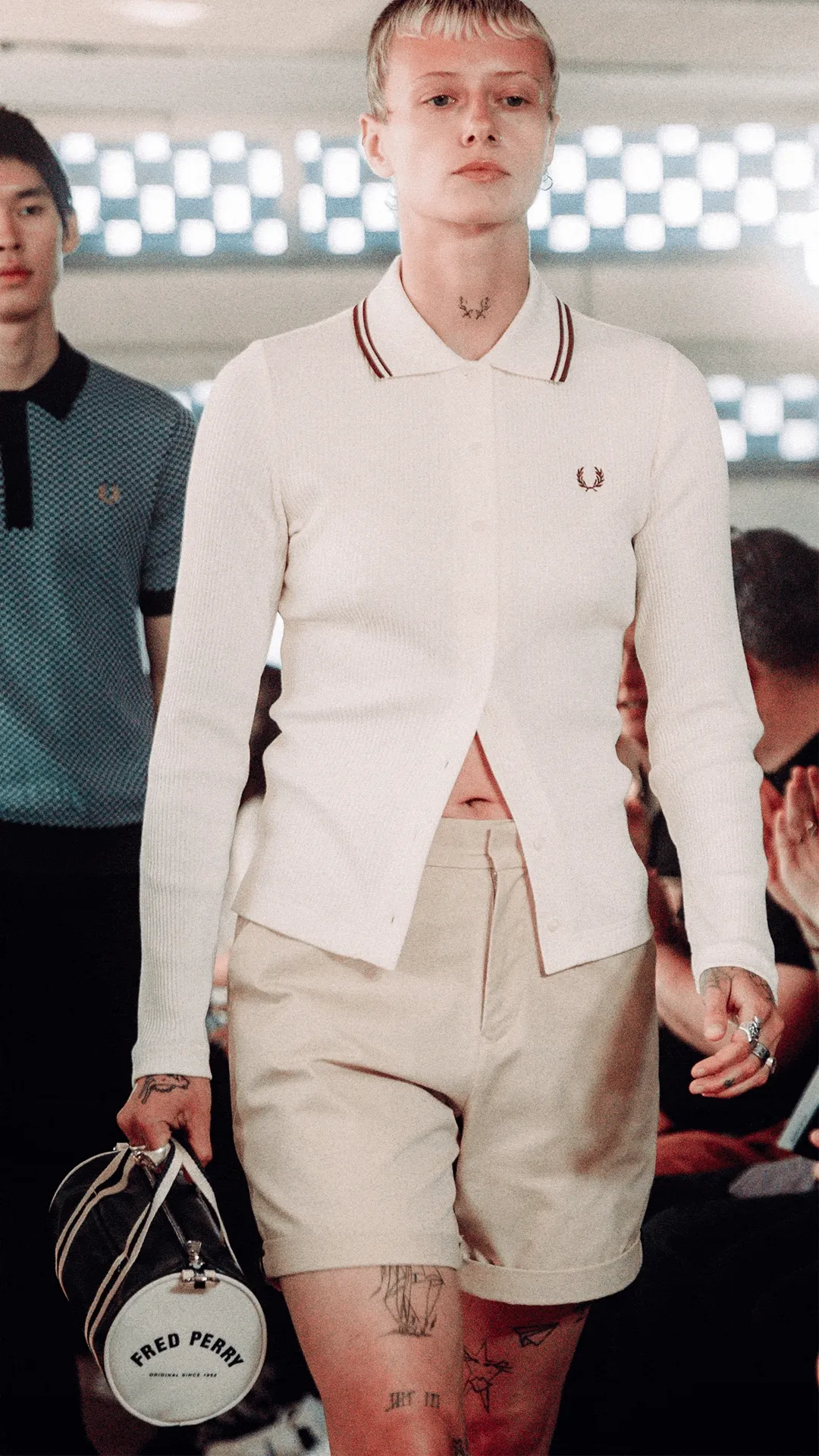 GIF of the Fred Perry Barrel Bag