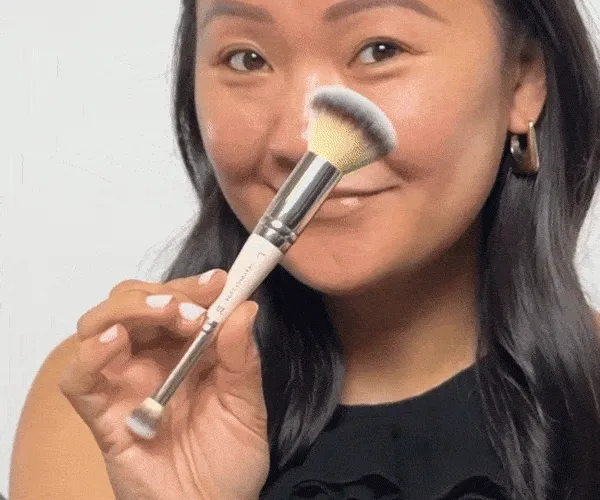 YOUR HOLIDAY BRUSH ESSENTIALS