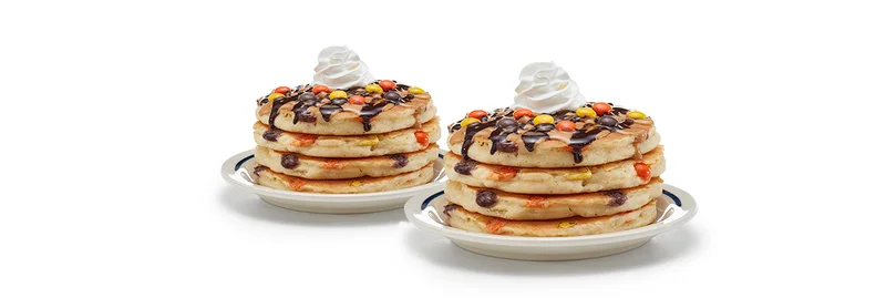 REESE’S PIECES ® PANCAKE FULL STACKS